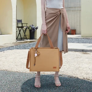 Fashionable Large Capacity Women's Canvas Crossbody Shoulder Bag Waterproof Zipper Closure Design Portable Handbag