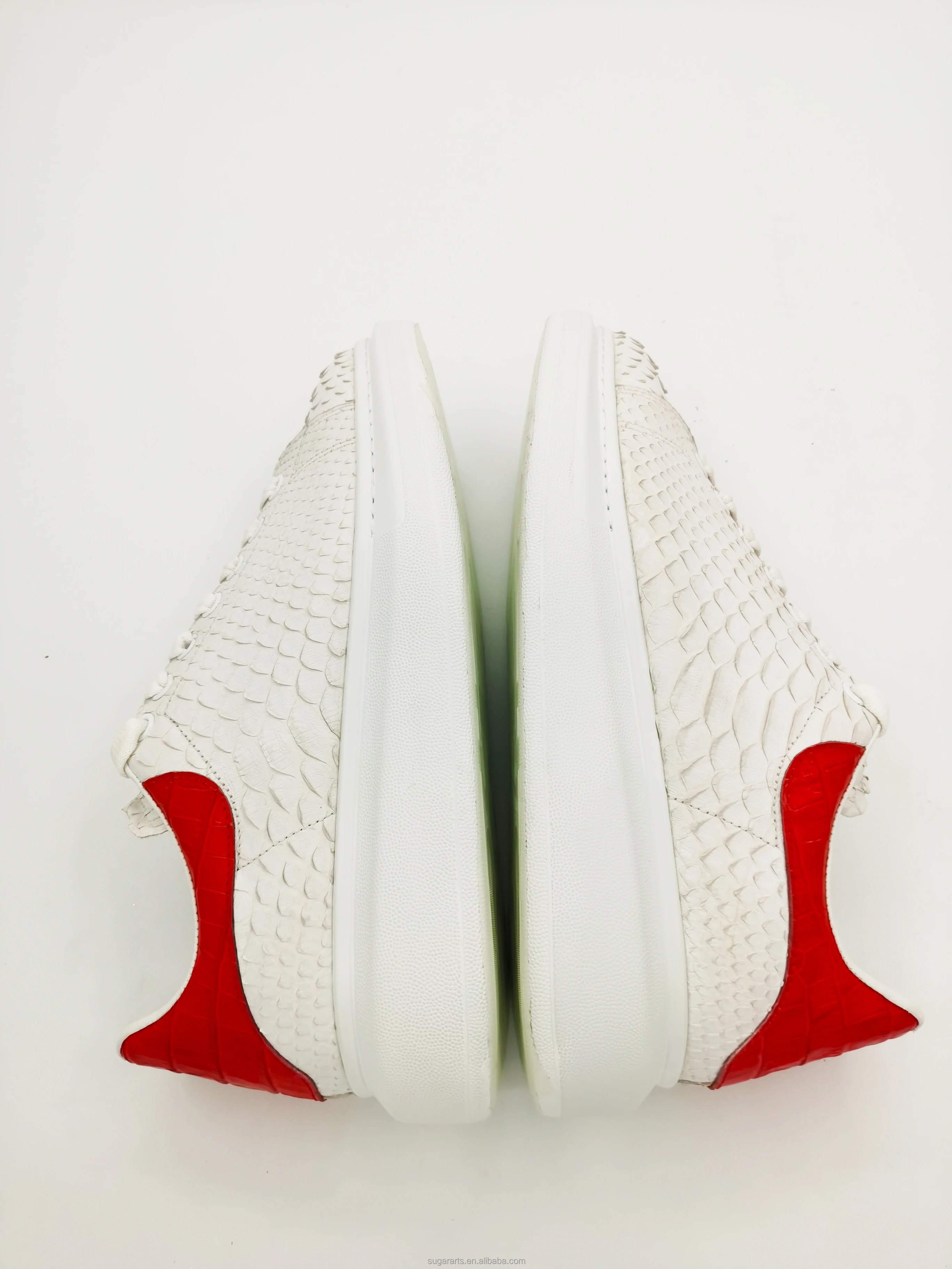 The new fashion breathable shoes Sports shoes for neuter gender White crocodile embossed sneakers