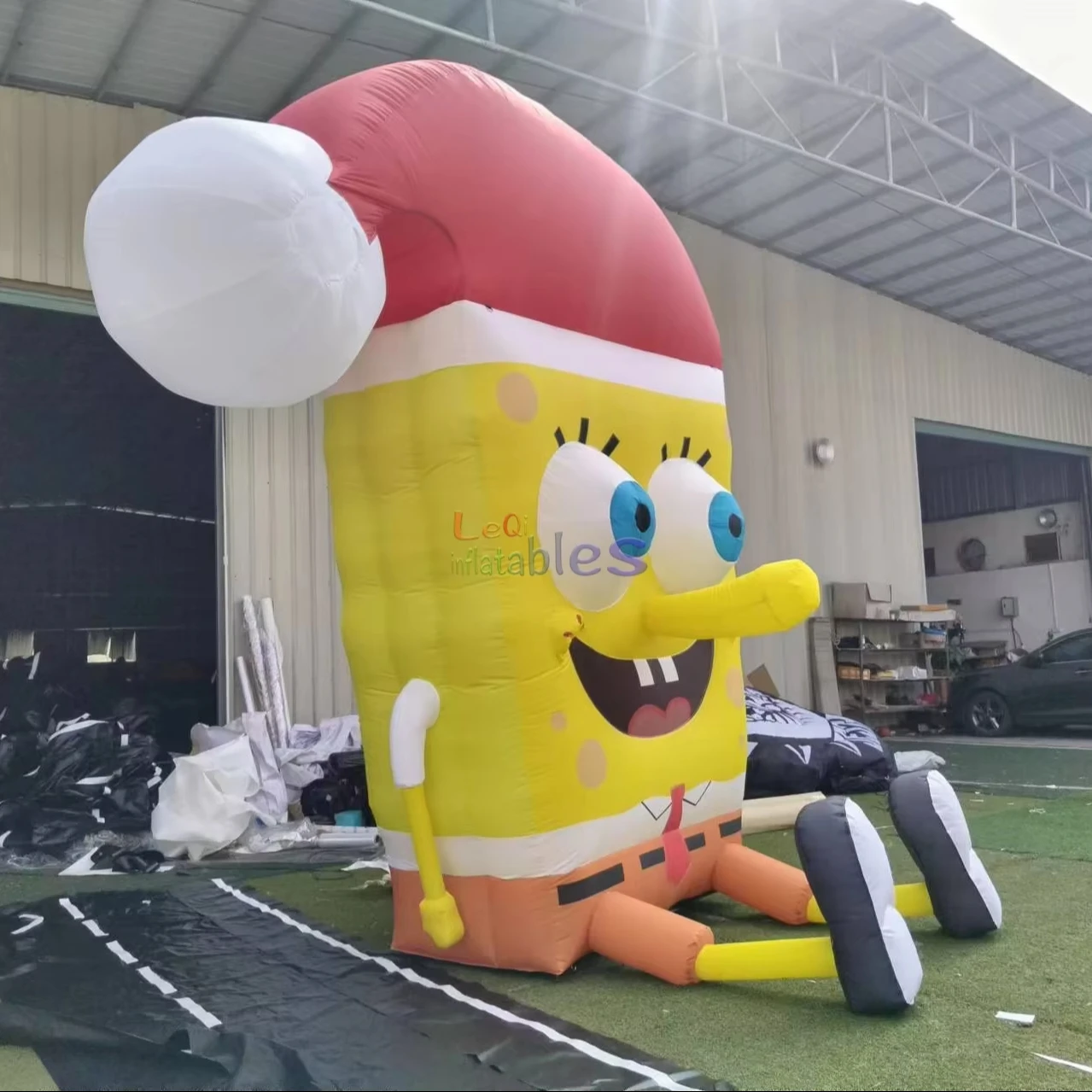 Giant Seated Inflatable SpongeBob with Christmas Hat Inflatable Doll  Cartoon Movie Mascot Character for Display, image size:1279x1279