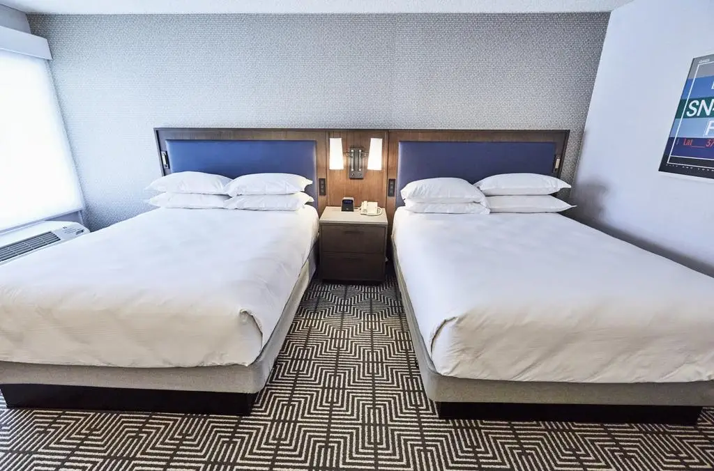 
 GRT5069 Country Inn, гостиничная мебель, современные наборы для спальни, большие размеры, гостиничные кровати, мебель, деревянная мебель для гостиничной кровати, мебель для комнаты  