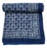 Azul índigo y blanco