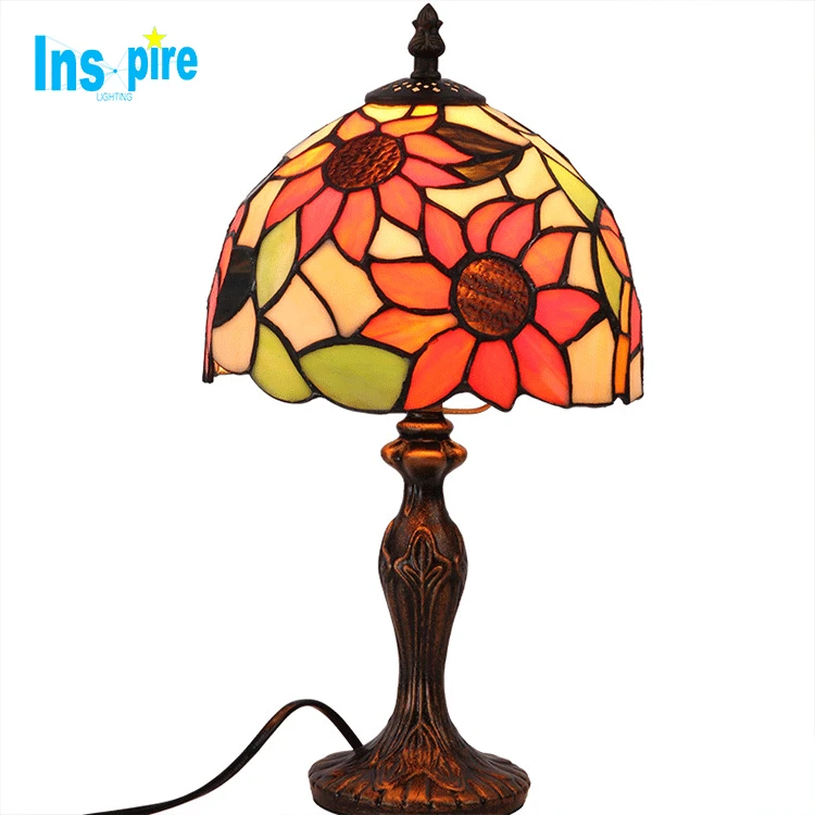 Factory price vintage fancy interior small tiffany style stained glass table lamp