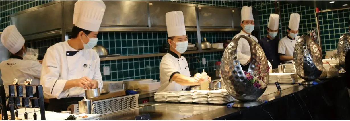 Stainless Steel 304 Teppanyaki Grill Table with 8 Seats and Customized 20mm Thick Food-Grade Special Alloy Steel