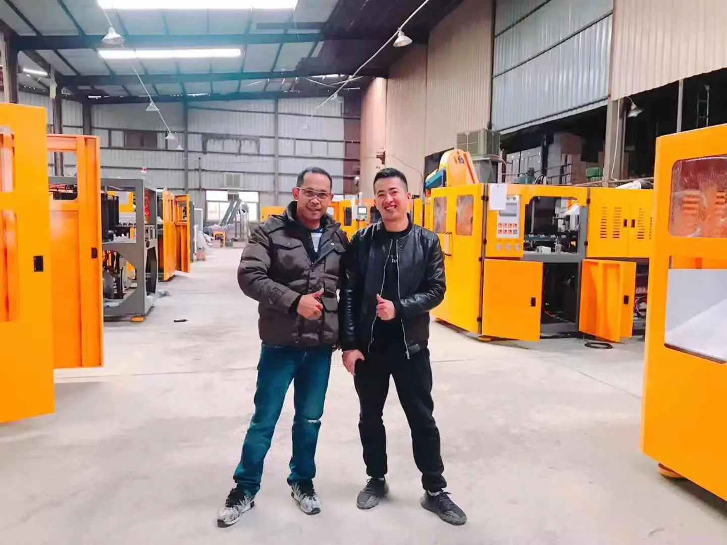 
 Taizhou 5l,20l full automatic 2, 6 cavity PET  water bottle stretch blow molding machine  
