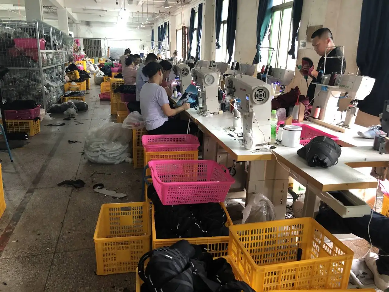 Jinjiang Longhu Futeli Footwear Firm 3