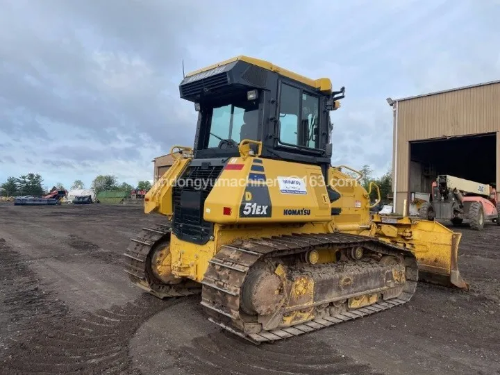 D51EX-24 оборудование-это Подержанный бульдозер KOMATSU который находится в хорошем состоянии и готов к продаже по привлекательной цене
