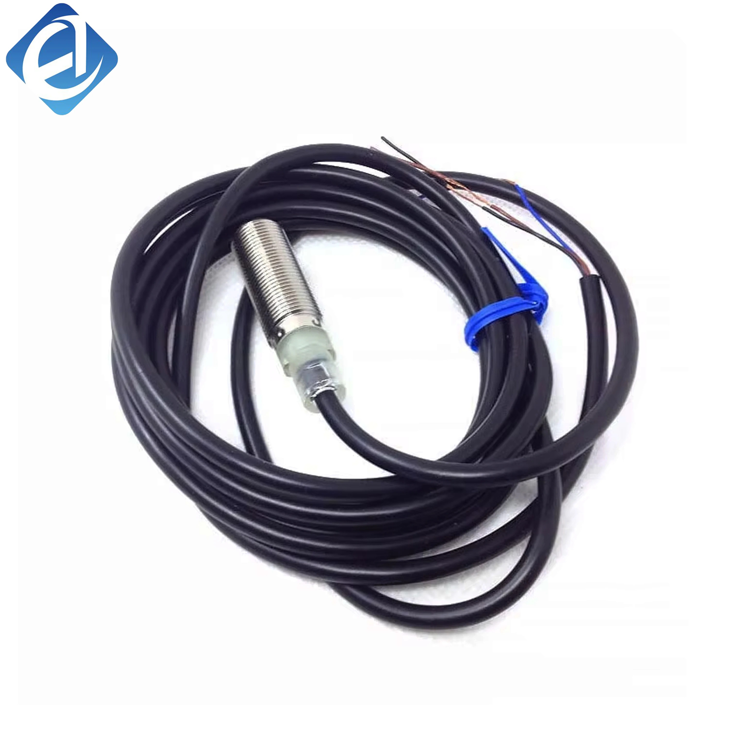 New Original Omron E2E series inductive proximity sensor. With 4mm sensing distance, it has stable metal detection, strong anti-interference ability and compact structure. Widely applied in mechanical limit detection, equipment positioning and small autom