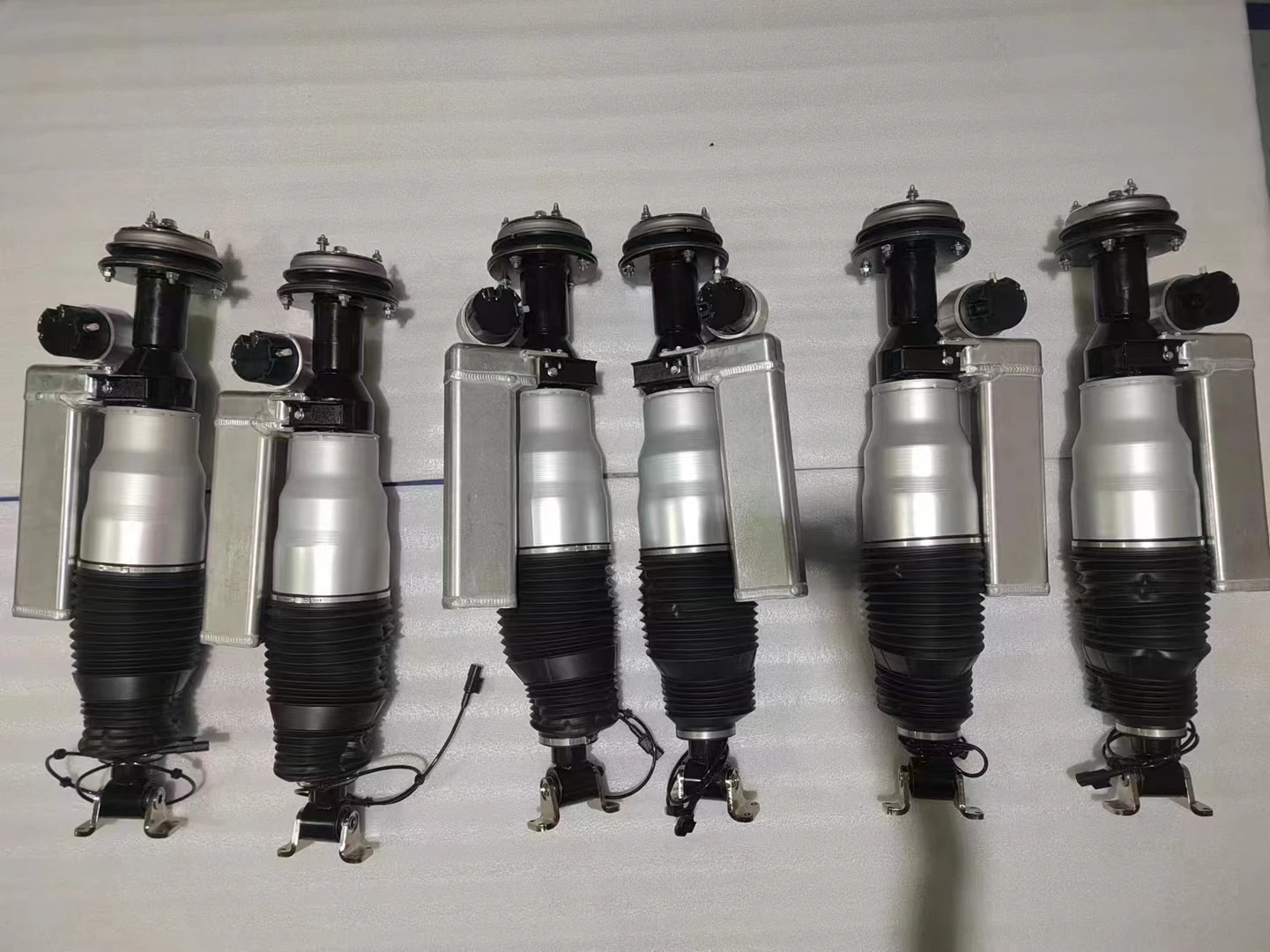 モーリー Amazon.com: AKWH Pair Rear Air Suspension Absorbers w/ADS