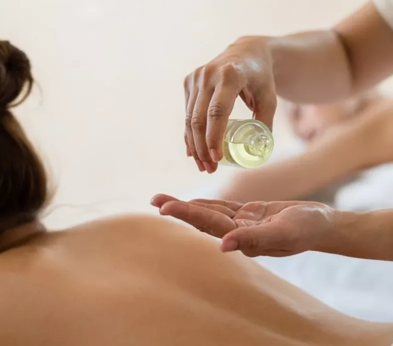 Оптовая продажа, роскошное масло для тела, не содержит парабенов, укрепляющий и увлажняющий, эфирные масла лаванды и чайного дерева, 100% чистое терапевтическое качество