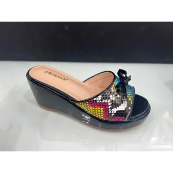 Best Selling Wholesale Outdoor Comfy Casual Ladies Shoes with Colorful Snakeskin