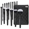 Set di pennelli con borsa