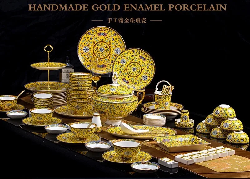 Service De Table 36 Pièces – Porcelaine De Chine – Motif Floral – 6 Personnes – Occasion état Neuf
