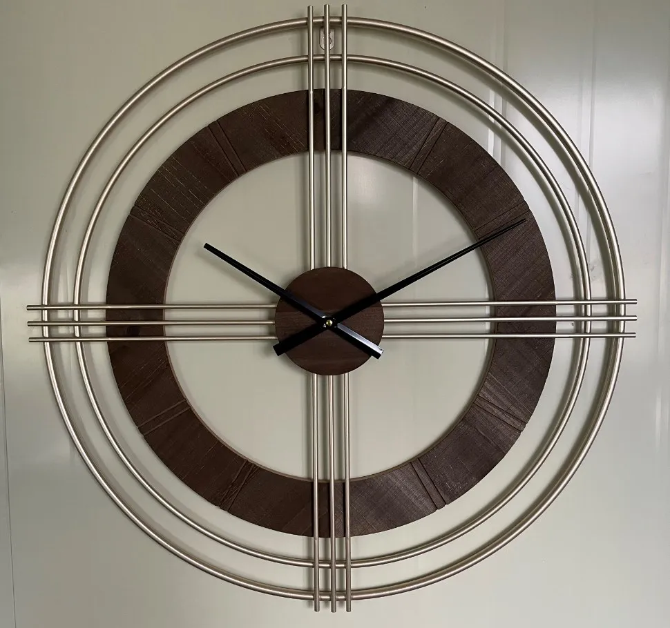 DSL03 wall clock -1.JPG