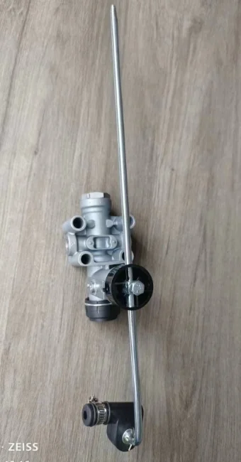 VIT-U truck parts Levelling Valve  4640060027  1325337R 5021170187 579037  WA4640060027 details