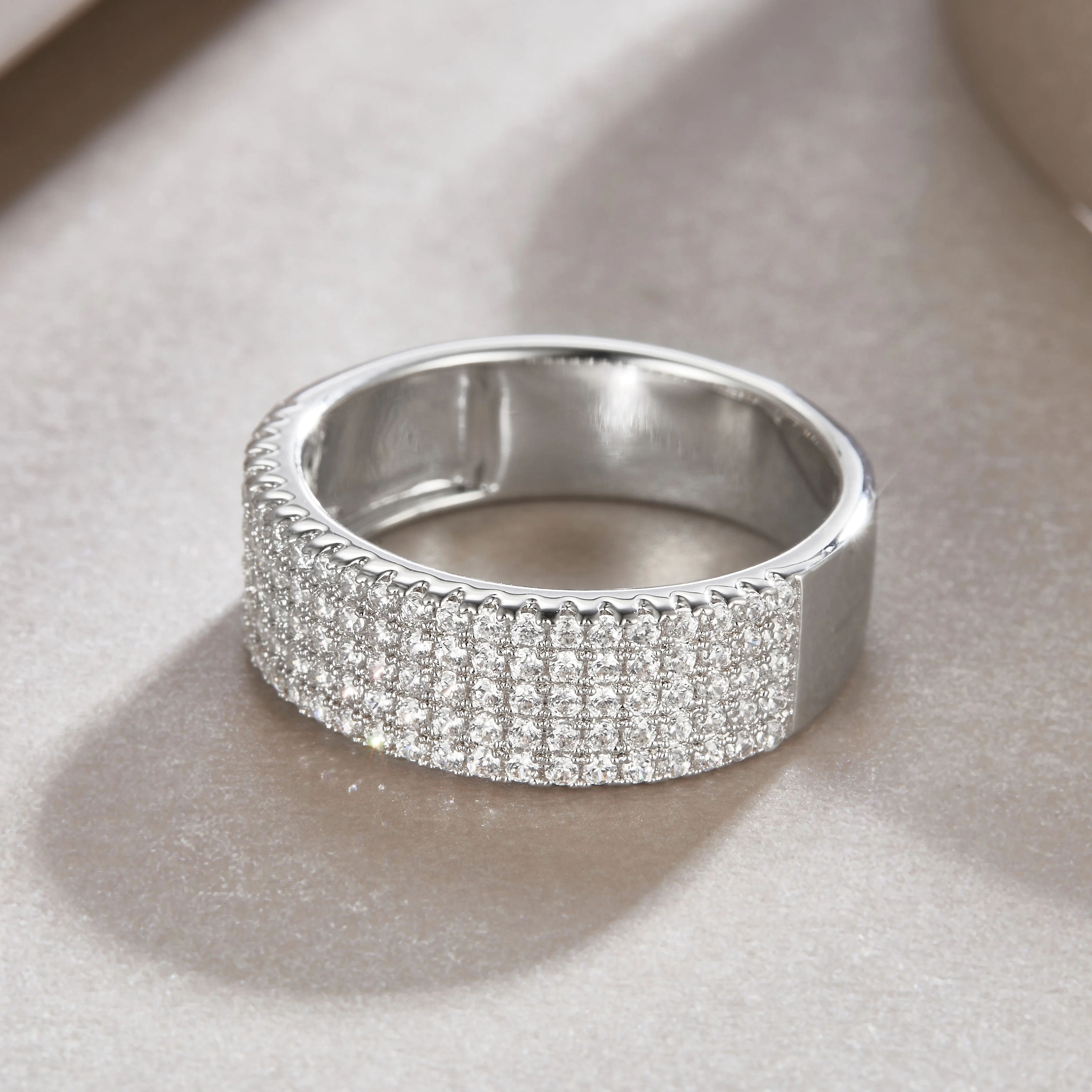 925 Sterling Silver Engagement Ring with Halo of Round Classic and 