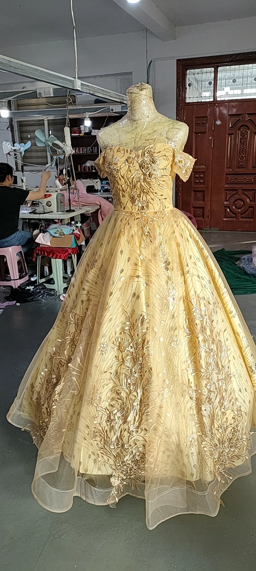 green emerald velvet dress Vintage Gold Wedding Dresses Red 3D Flower Ball Gown Quince Dress 6748 –  Viniodress main image 0