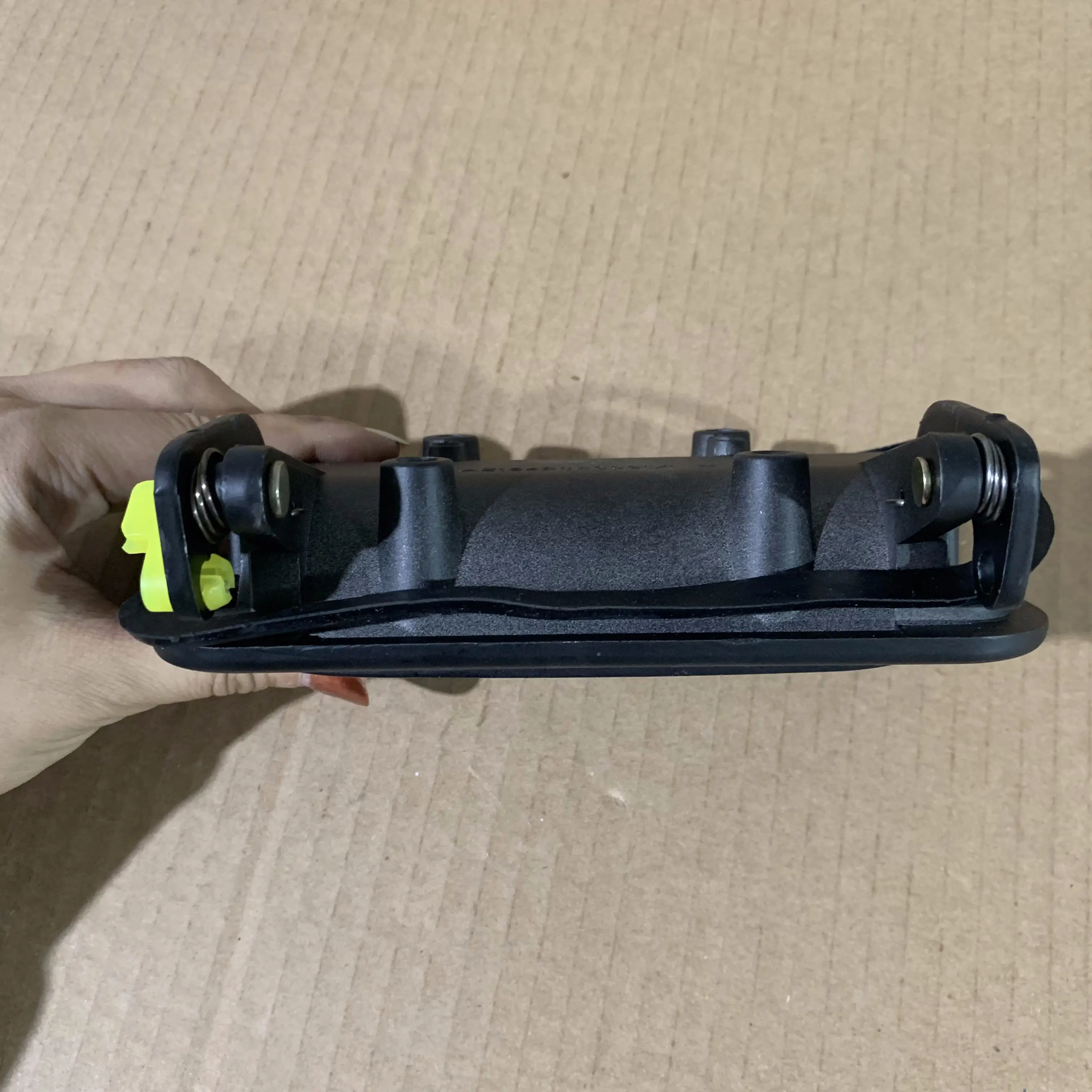 Original SINOTRUK HOWO Truck Spare Parts Outer Door Handle WG1642340101 for All SINOTRUK Heavy Truck
