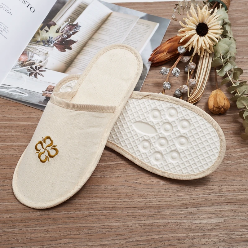 Best Product Luxury Biodegradable Cotton Canvas Pulp Bottom Hotel Slippers Custom Logo for Hotel Airline manufacture