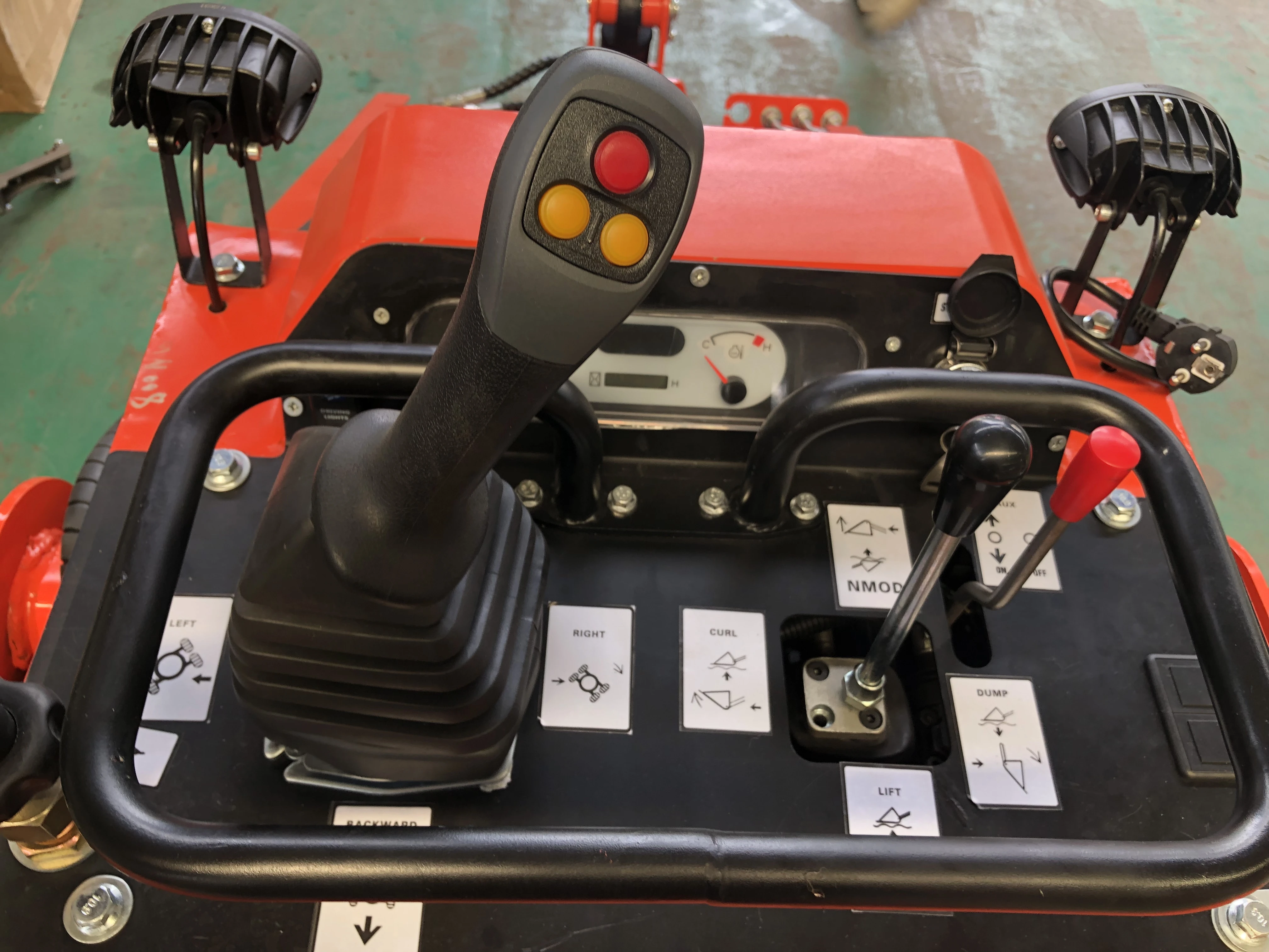 Гусеничный гидравлический погрузчик, 25 л.с.