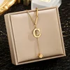Collier lettre C