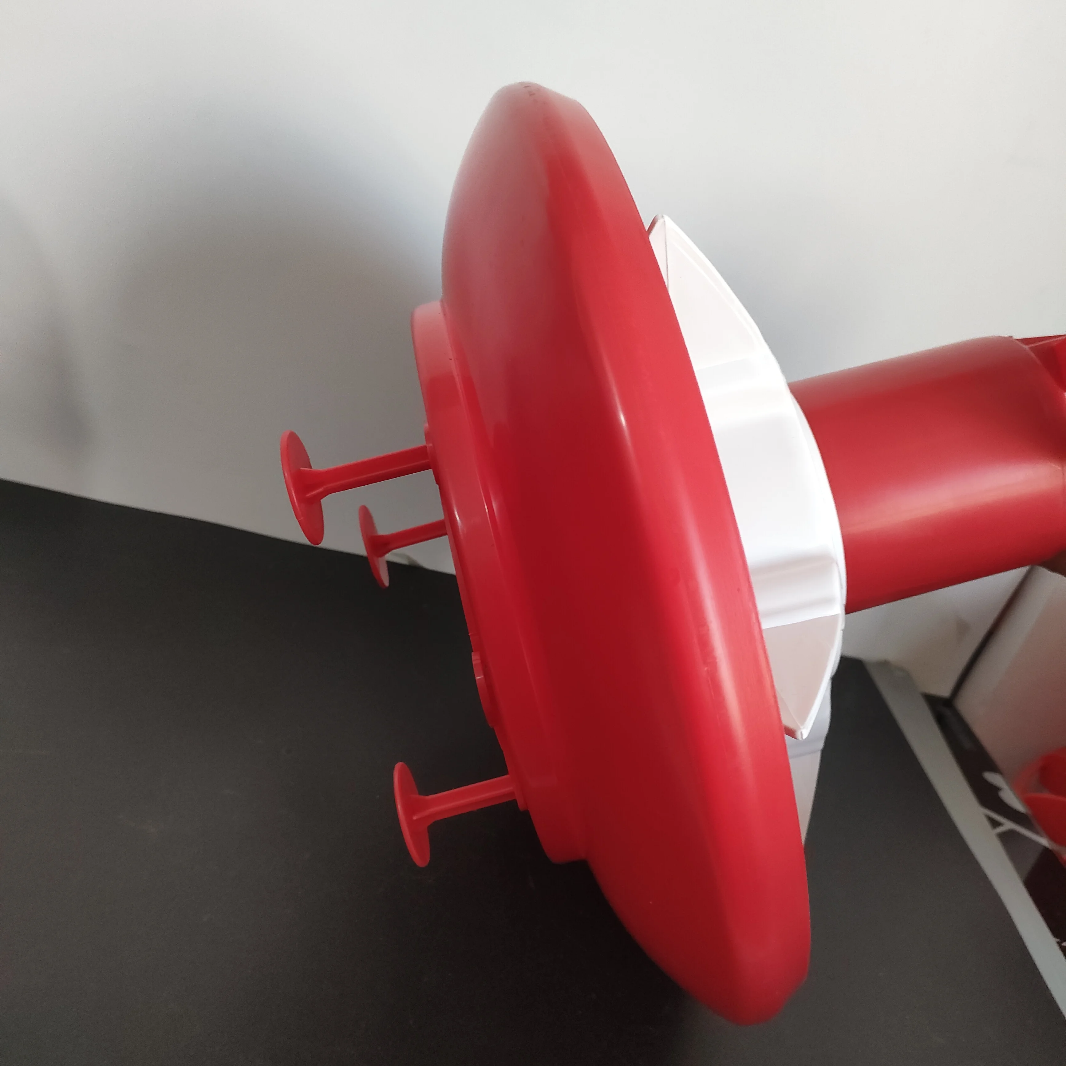 Automatic Chicken Feeder Pan Without Grid Broiler Chicken Feeder Pan for Poultry Feeding Line