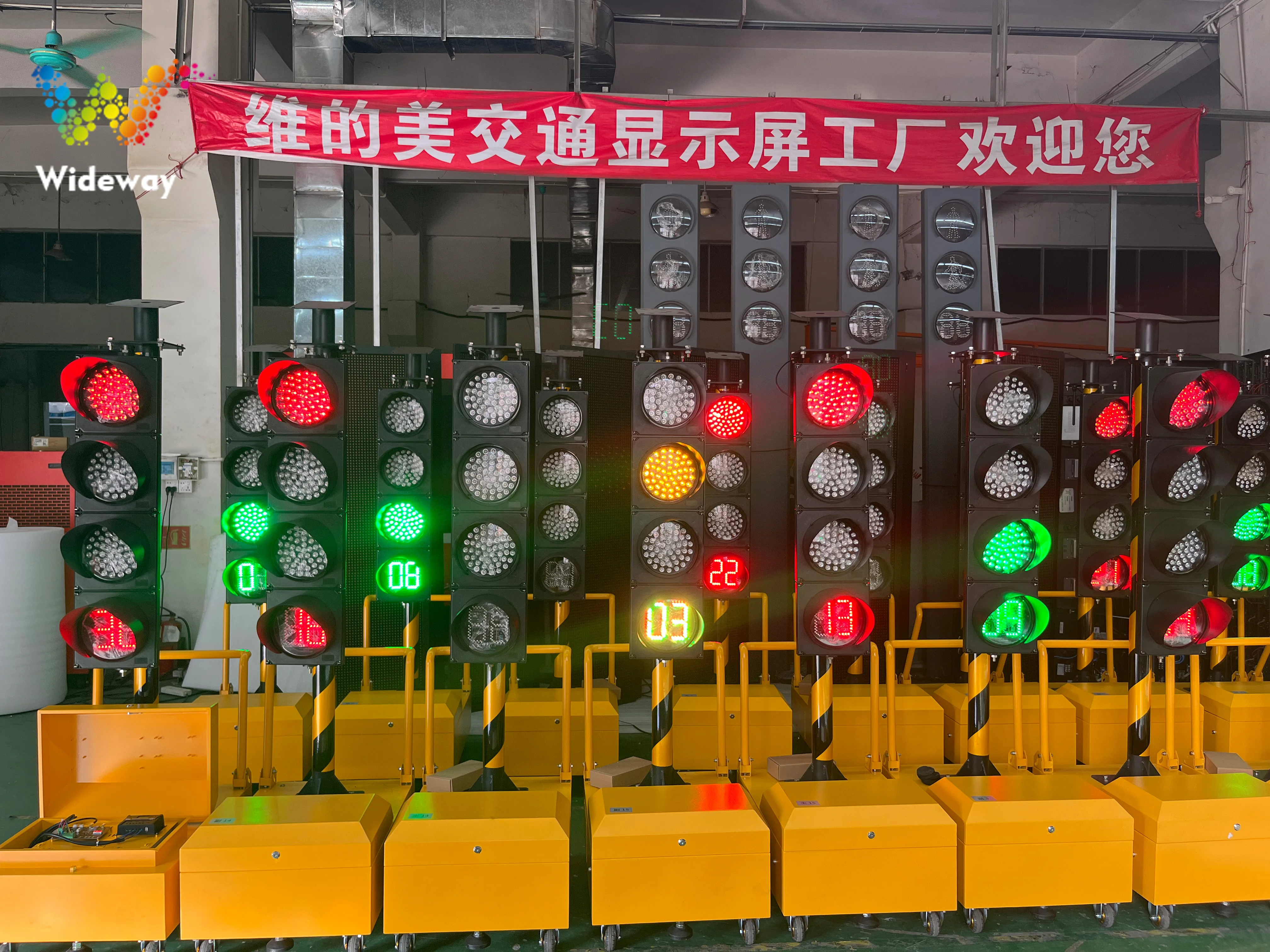 Road Construction Wireless Temporary Moveable Transportable Mobile Remote Control Portable Led 200mm Solar Powered Traffic Light