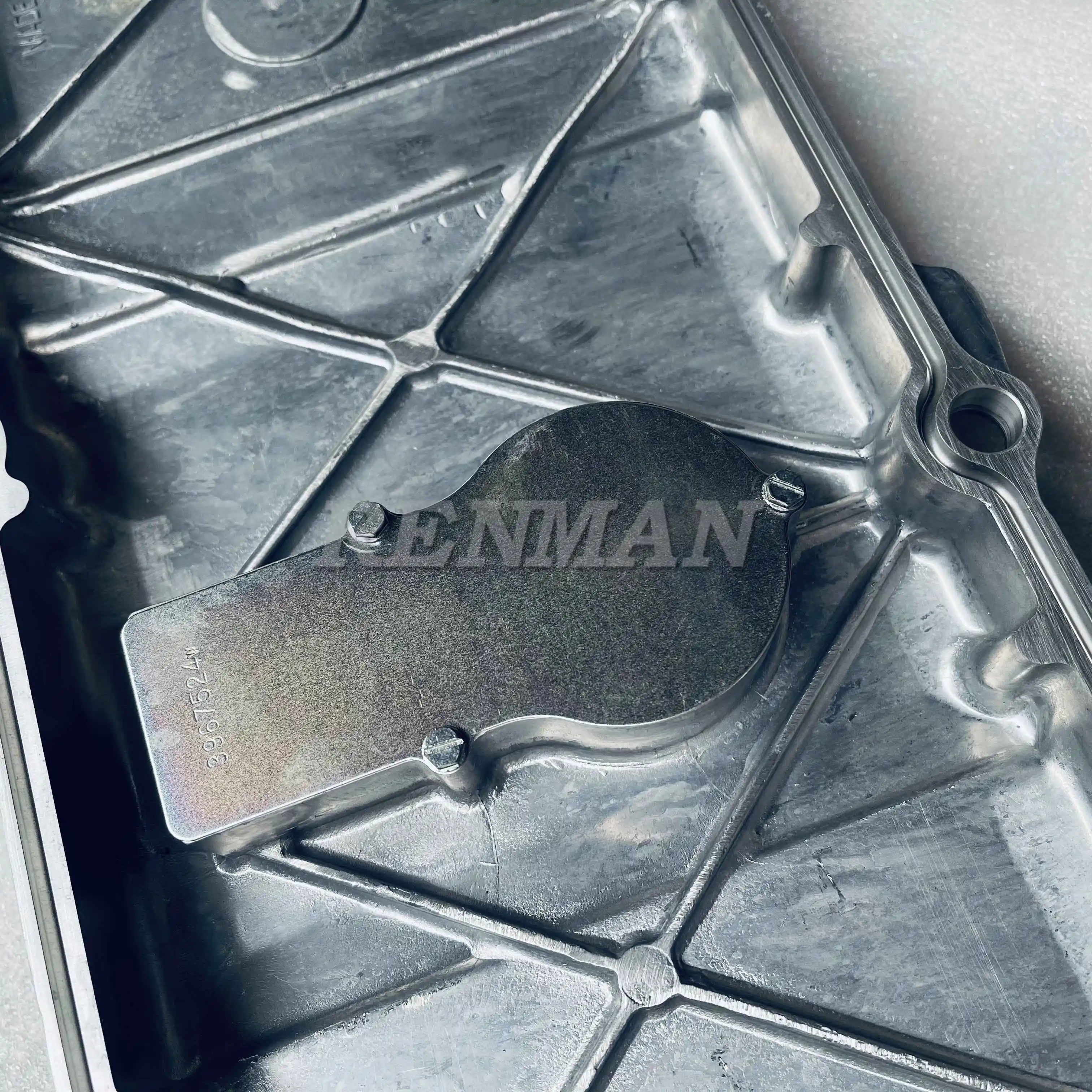 Wholesale ISLE Cummins Engine Parts Valve Cover 3967762 3970865  