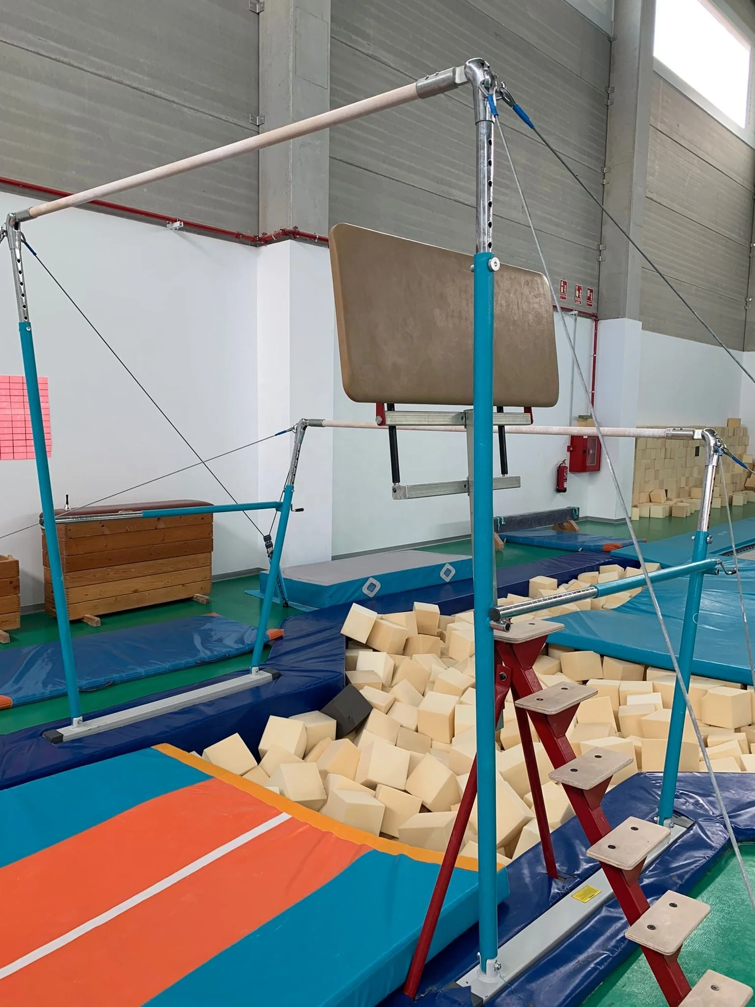 GAOHAO Artistic Gymnastics Floor FIG Approved Tumble Spring Floor 14x14m  Customization Size Accept Gymnastic Equipment
