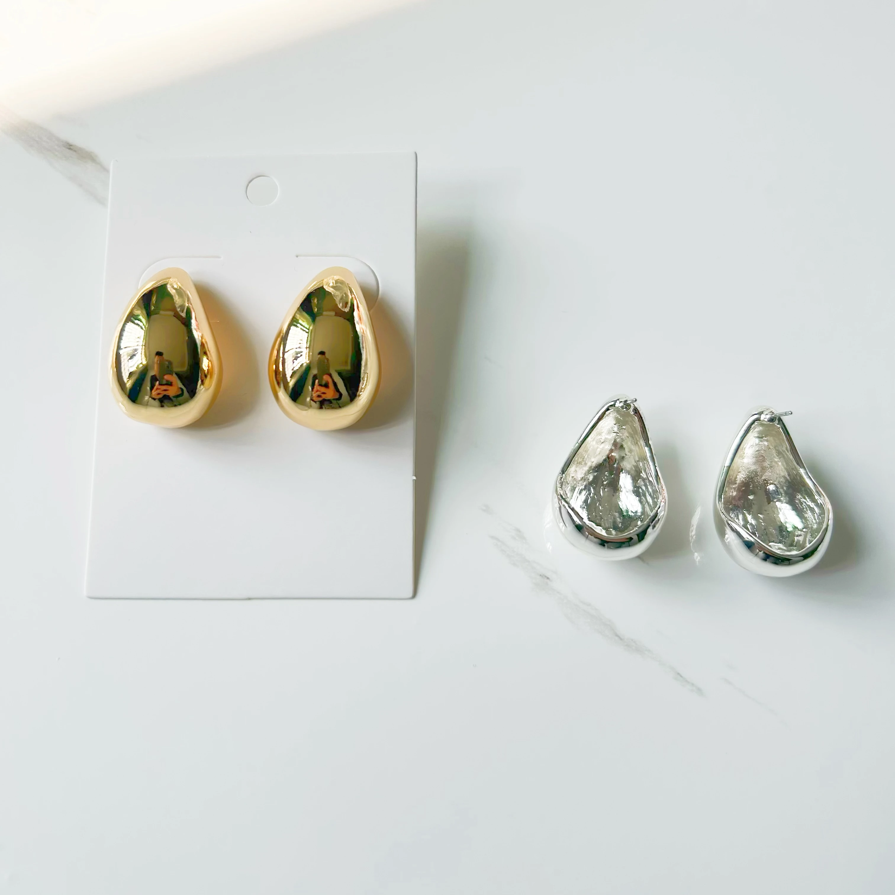 2023 New Arrival Fashion Jewelry Wholesale Metal Water Drop Hollow Back Minimalist Earrings Simple Geometric Chubby Earrings