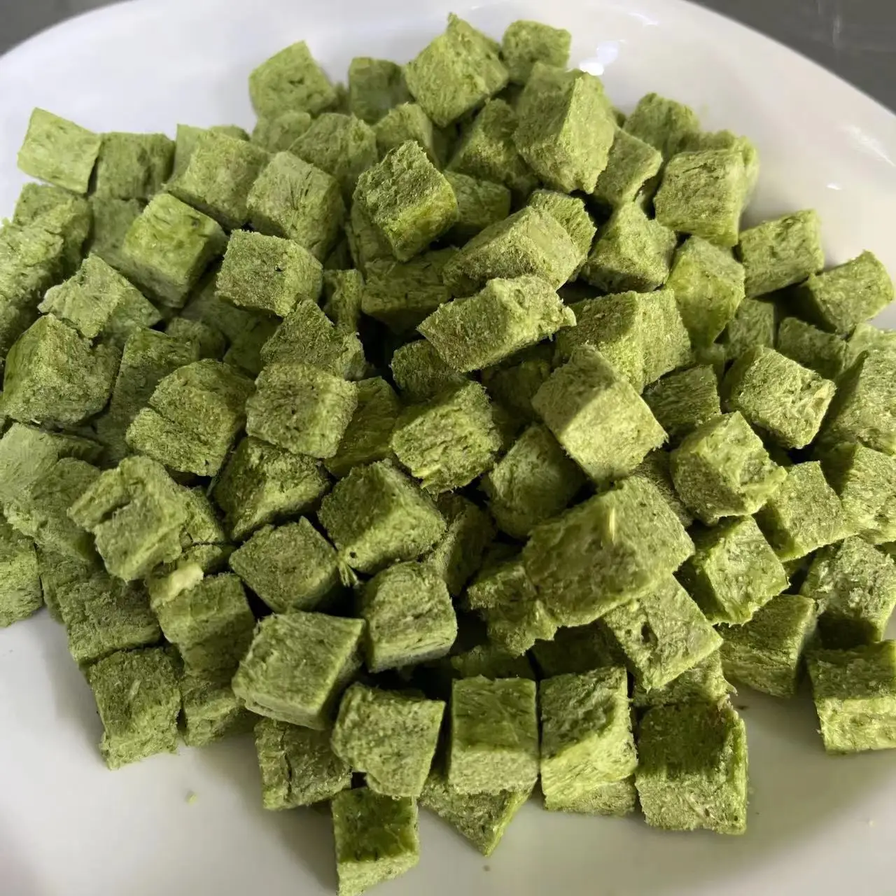 Wholesale Health Freeze-Dried Bone Meat Cake Dog Cat Training Treats Snack Perfect Pet Reward High-protein Eco-friendly Small factory