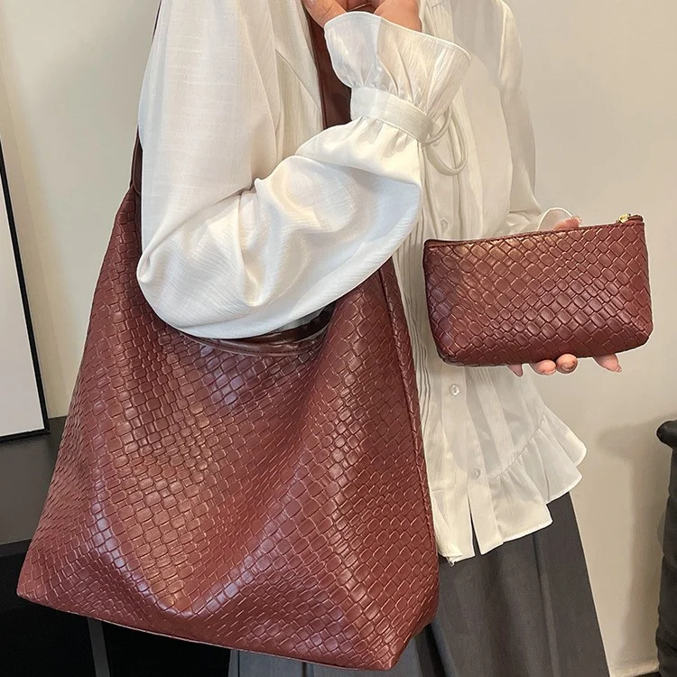 Embossed Pu Leather Big Capacity Women Tote Handbags with Hasps Closure
