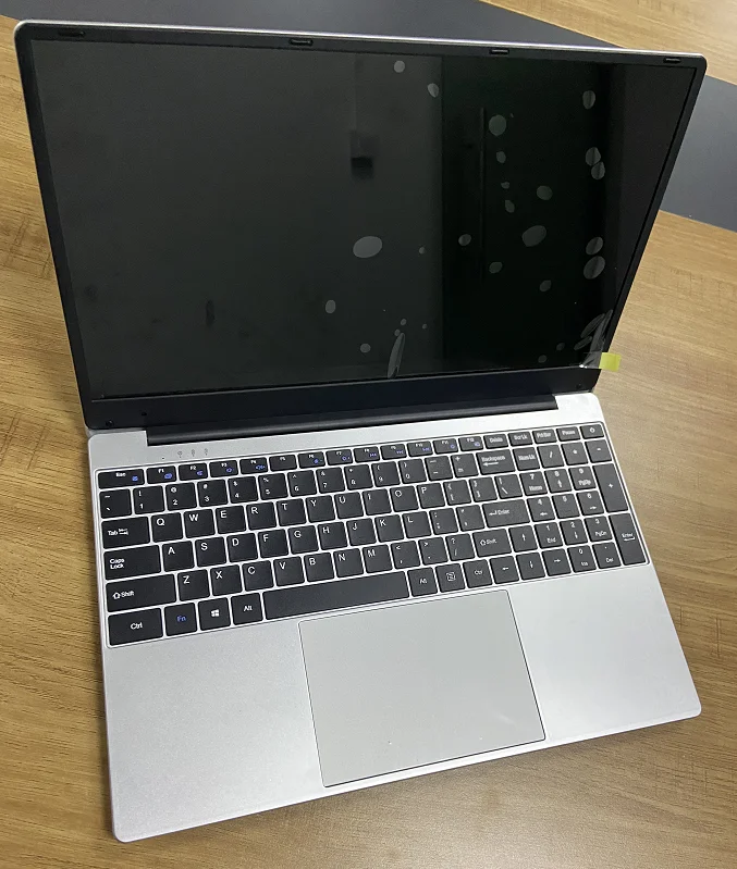 15.6インチ Intel Celeron J3355 スリムノートパソコン 8GB RAM DDR4