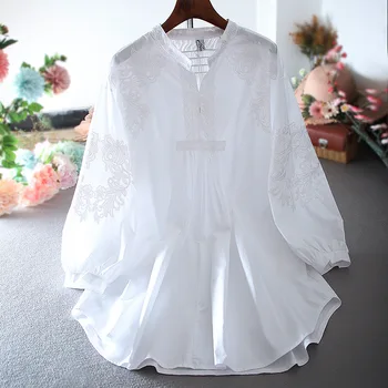Boutique Wholesale New 2022 Spring Fashion Chinese Style Embroidered Flowers Loose Plus Size Temperament Top Women's Blouses