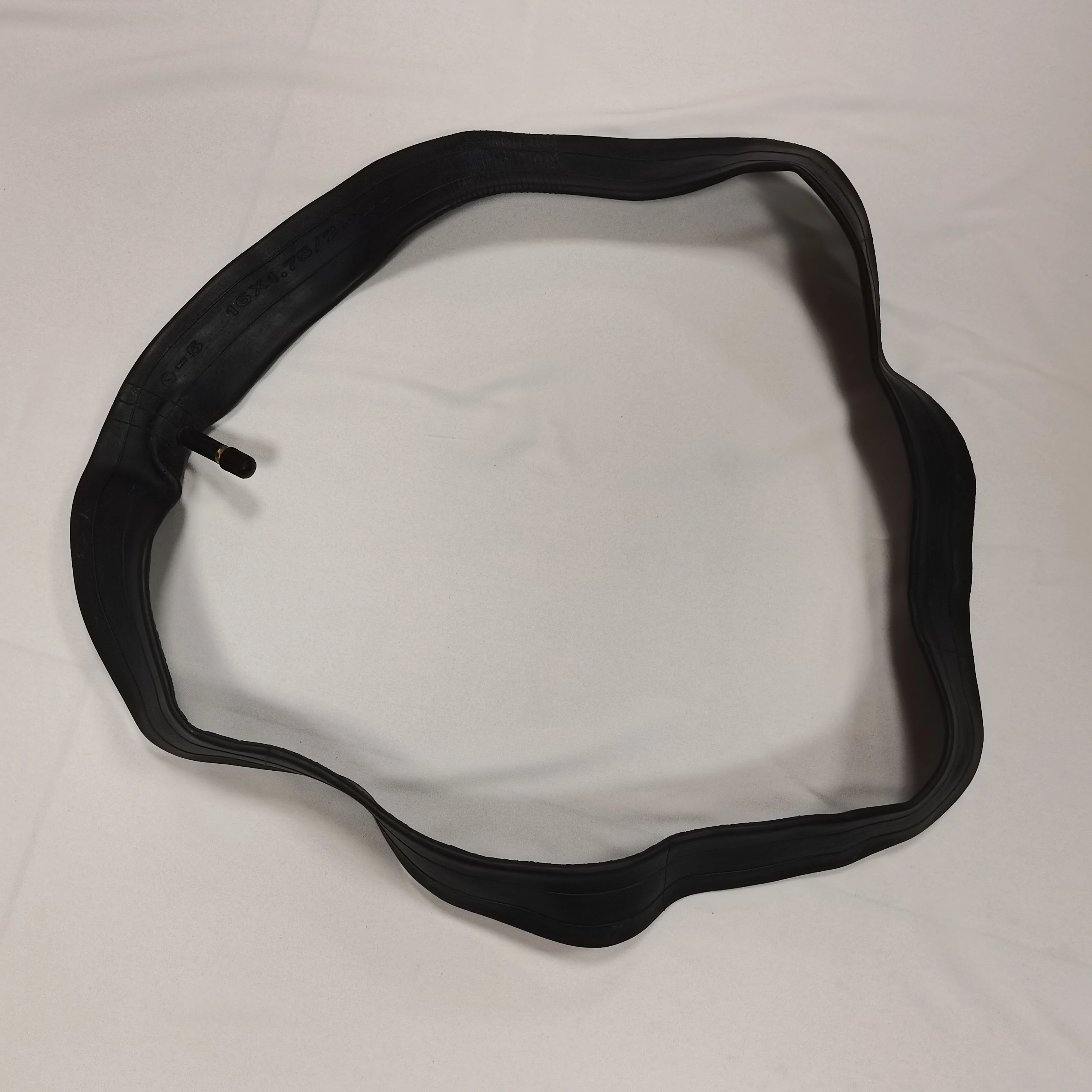 Оптовая продажа 2 50-18 75-18 3 00-18 внутренняя трубка для 80/90-18 80/100-18 90/90-18