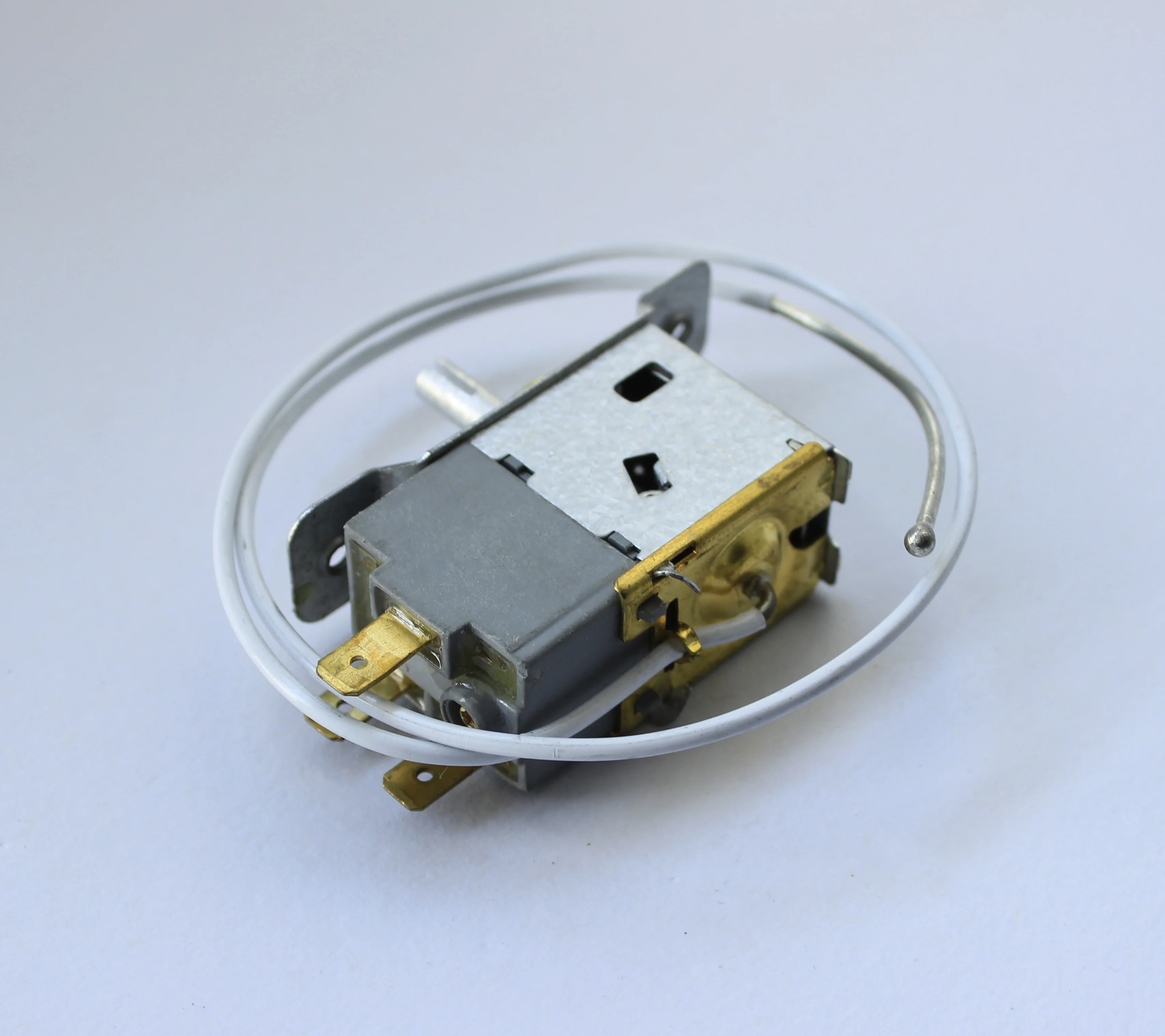 Various Types of Bimetal Defrost Thermostat Refrigerator Accessories Temperature Control Switch Defrost Thermostat for Sale