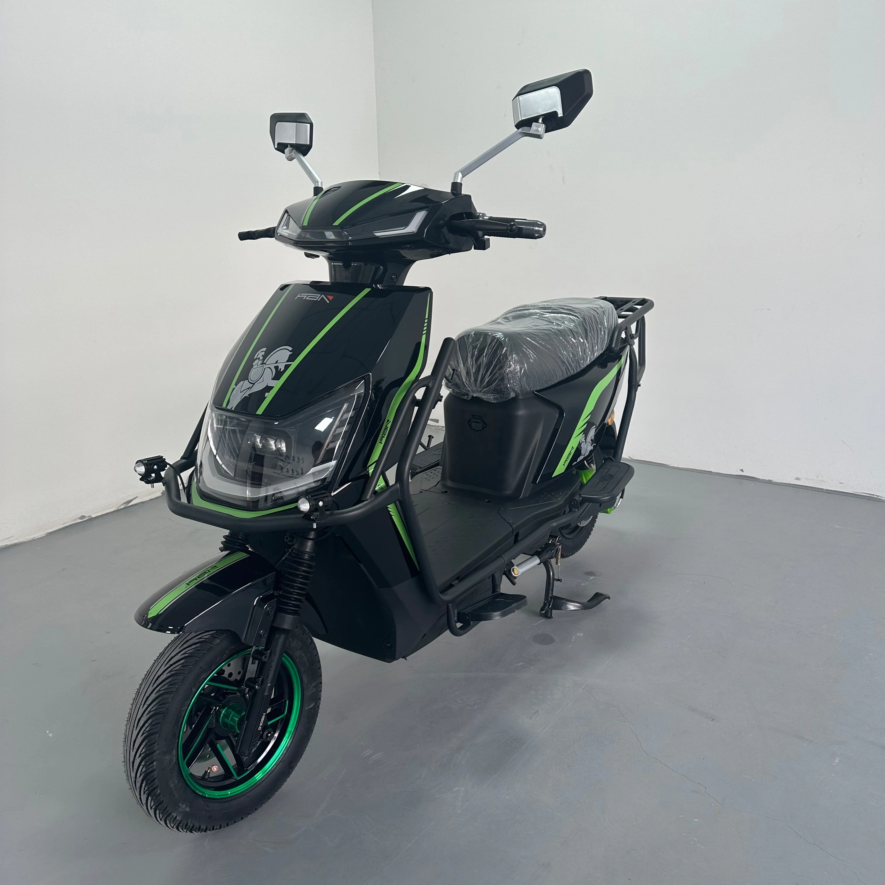 2025 Fashion Open Doohan Itank Style Cheap Electric Tricycle for Men Use