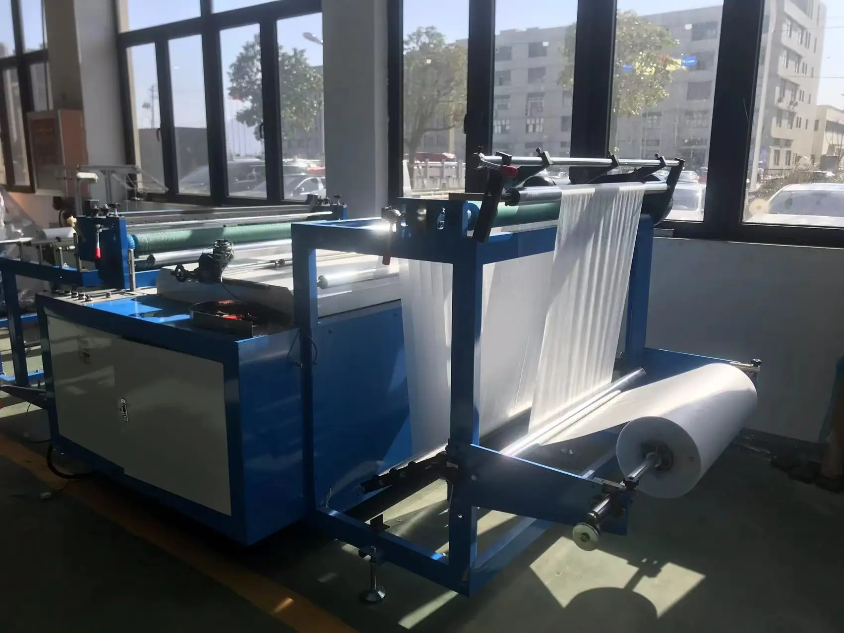 Одноразовые простыни медицинской кровати машина для производства рулонов туалетной бумаги чехол для дивана рулон массажная кровать рулон