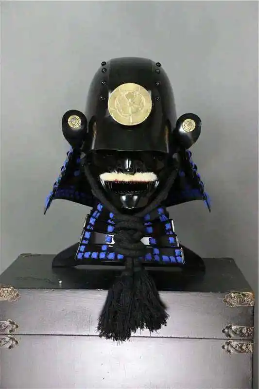 五月人形　兜　限定作samurai helmet KABUTO (Samurai helmet) / 五月人形 長持兜 | watsuha