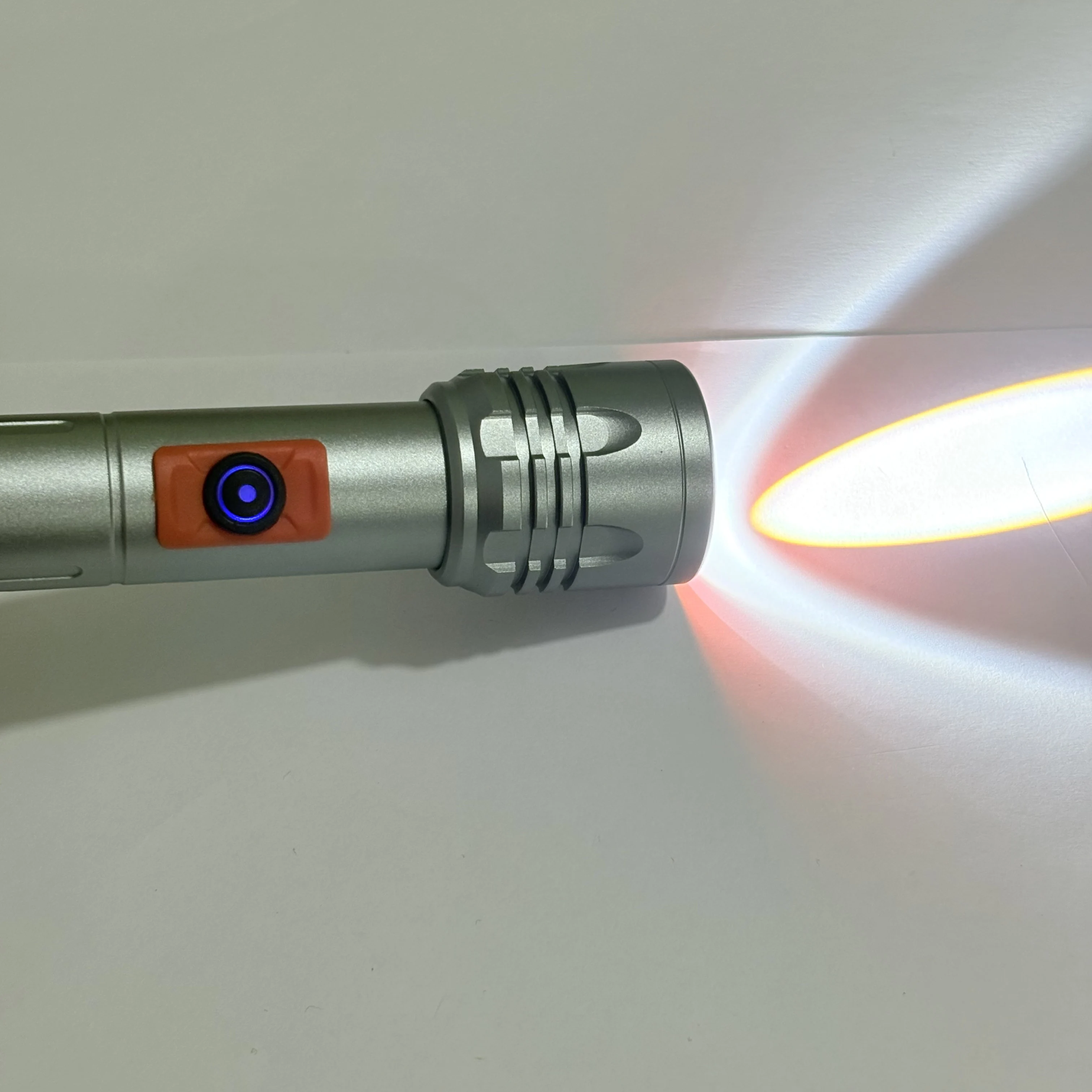 Outdoor Camping Multifunctional LED Light Zoom Flashlight IP55 Charging LED Atmosphere Camping Light