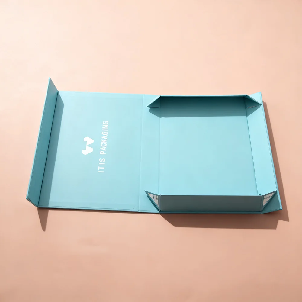 Scatola di Imballaggio per Laptop di Lusso | Scatola Personalizzata in Cartone Ecologico | Design Pieghevole con Chiusura Magnetica e Protezione in Spugna e Finitura a Rilievo