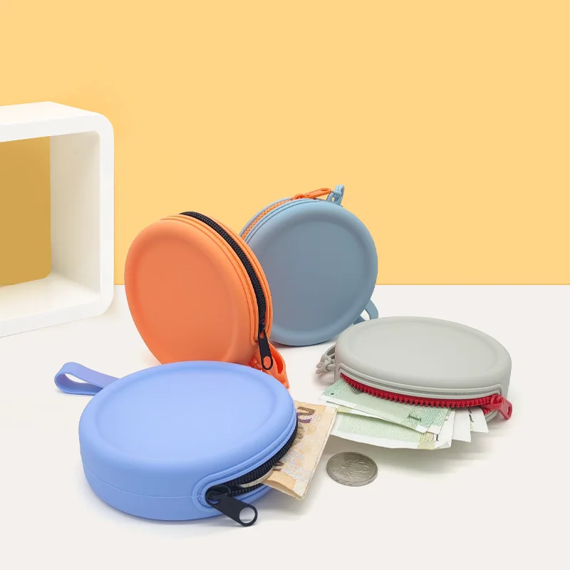 Custom Logo Silicone Waterproof Women's Keychain Pouch Portable Zipper Small Coin Purse Bag for Outdoor Use