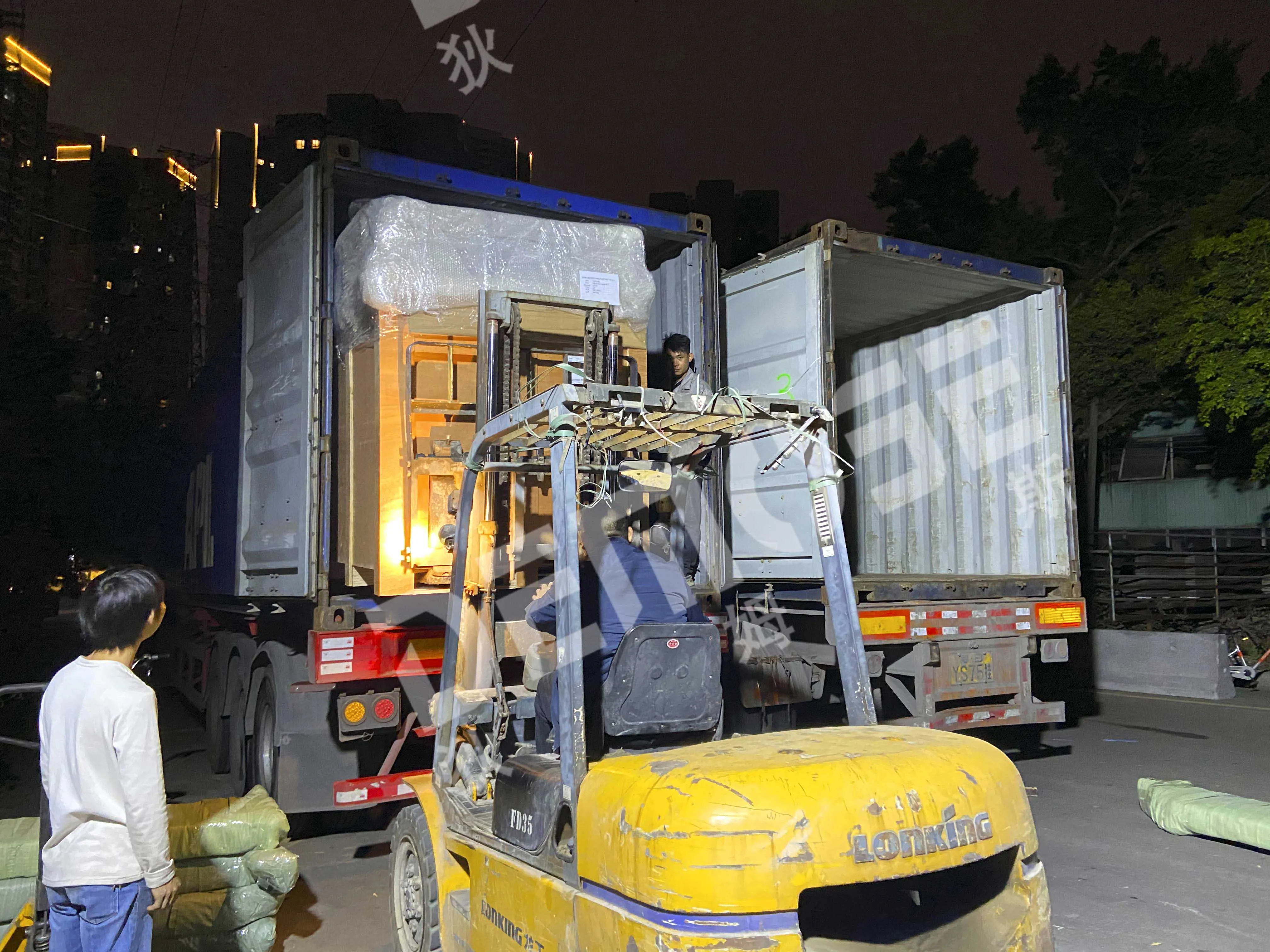 Diseño De Escalera Curva De Hierro Forjado De Materiales De