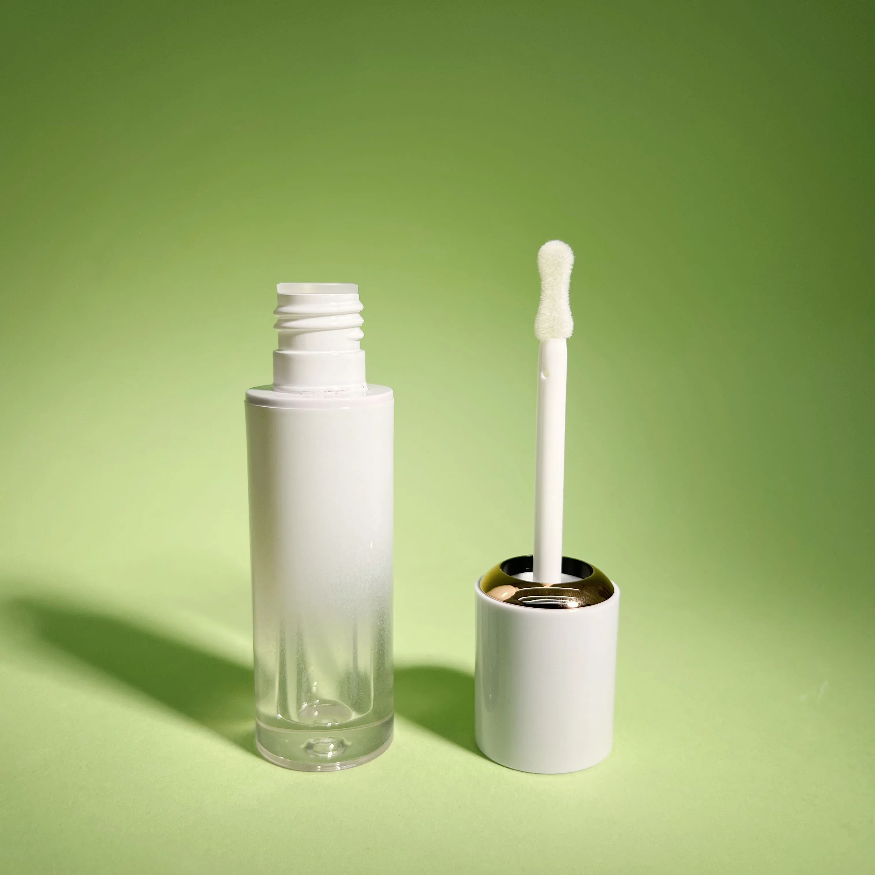 Tubo per lucidalabbra bianco sfumato in plastica da 3 ml all'ingrosso con pennello per rossetto, smalto per labbra, bottiglia di plastica per imballaggio cosmetico