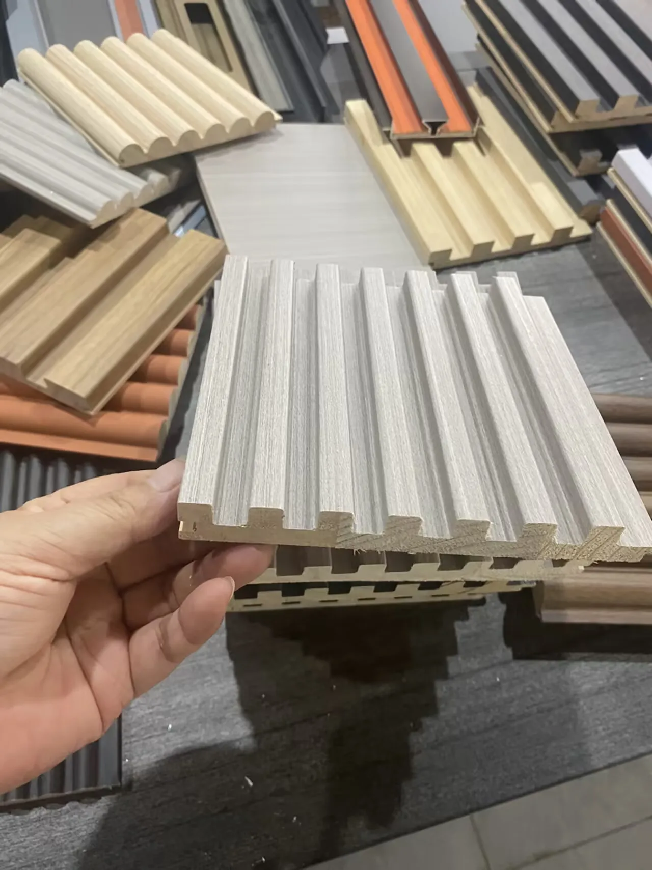Fluted Slotted Wood Slat Wainscoting Panels for Living Room