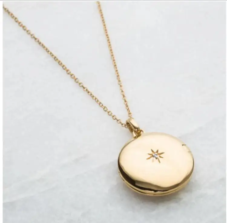 18k Plated Gold Photo Locket Necklace 