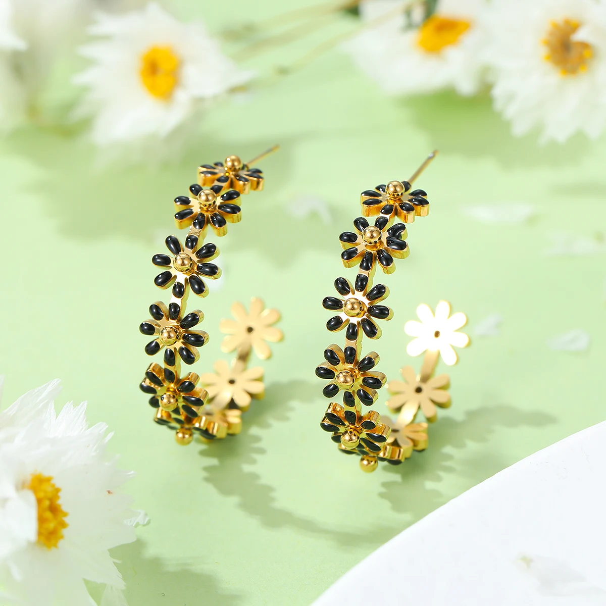 INS Hot Sale Cute Daisy Flower Hoop Earrings 18K Gold Plated 316L Stainless  Steel huggies Earring Jewelry Gift for Women Girls