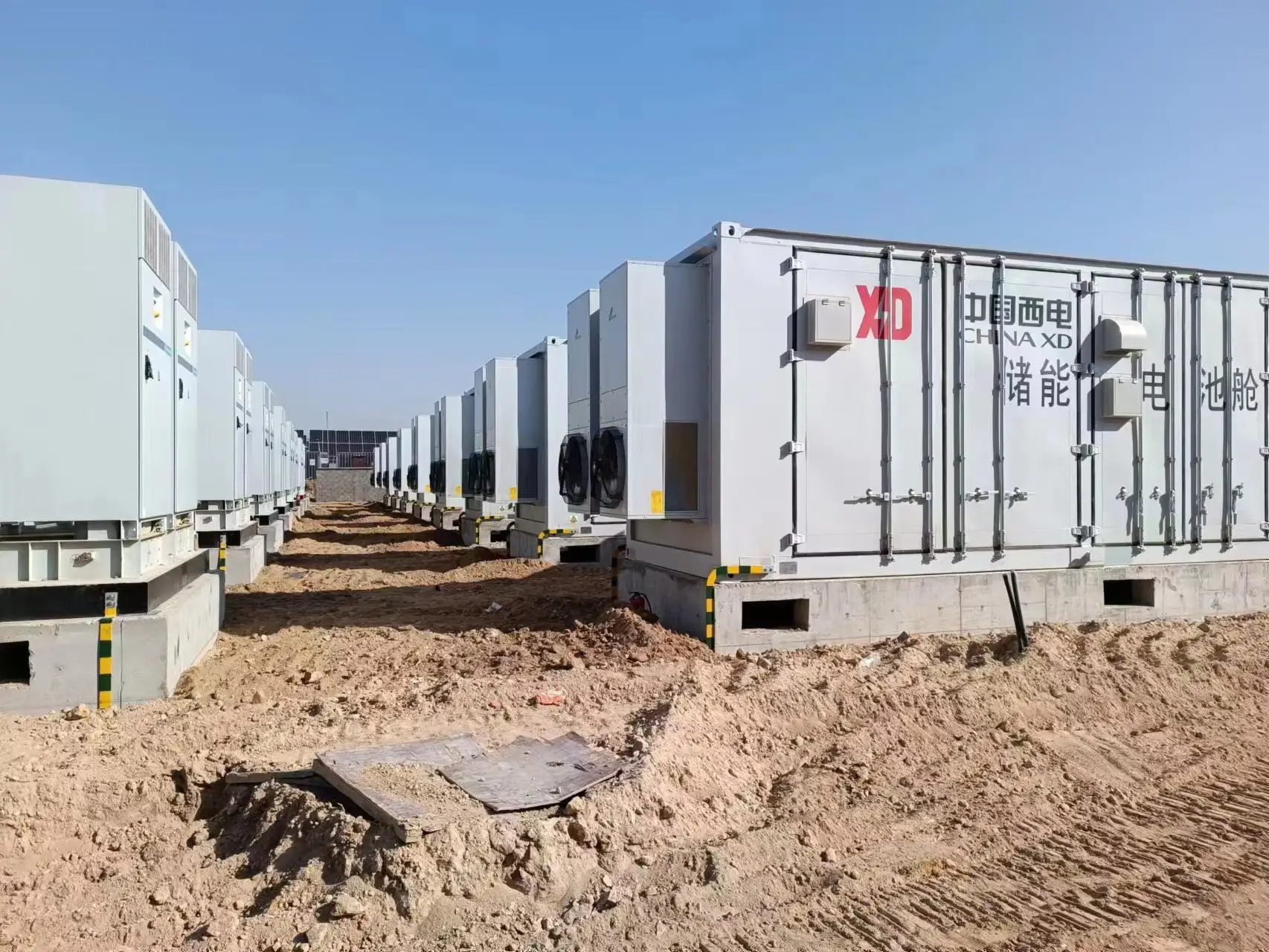 Customizable 500kW PCS 1MWh 2MWh Lifepo4 Battery 51.2V 280Ah 0.5C 1C 51.2V 100Ah Energy Storage System 20ft 40ft Container BESS supplier