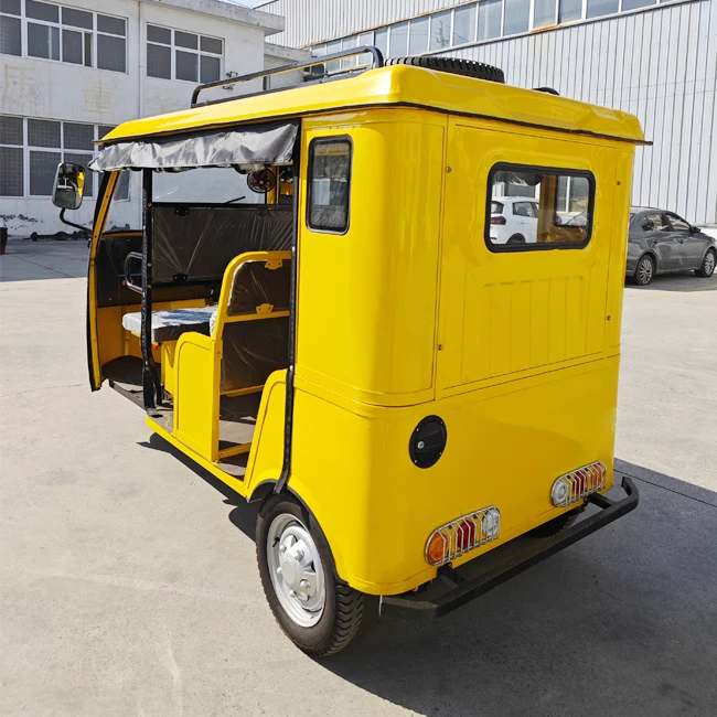 Used Gas Rickshaw Auto Rickshaw for Sale Bajaj Three Wheel