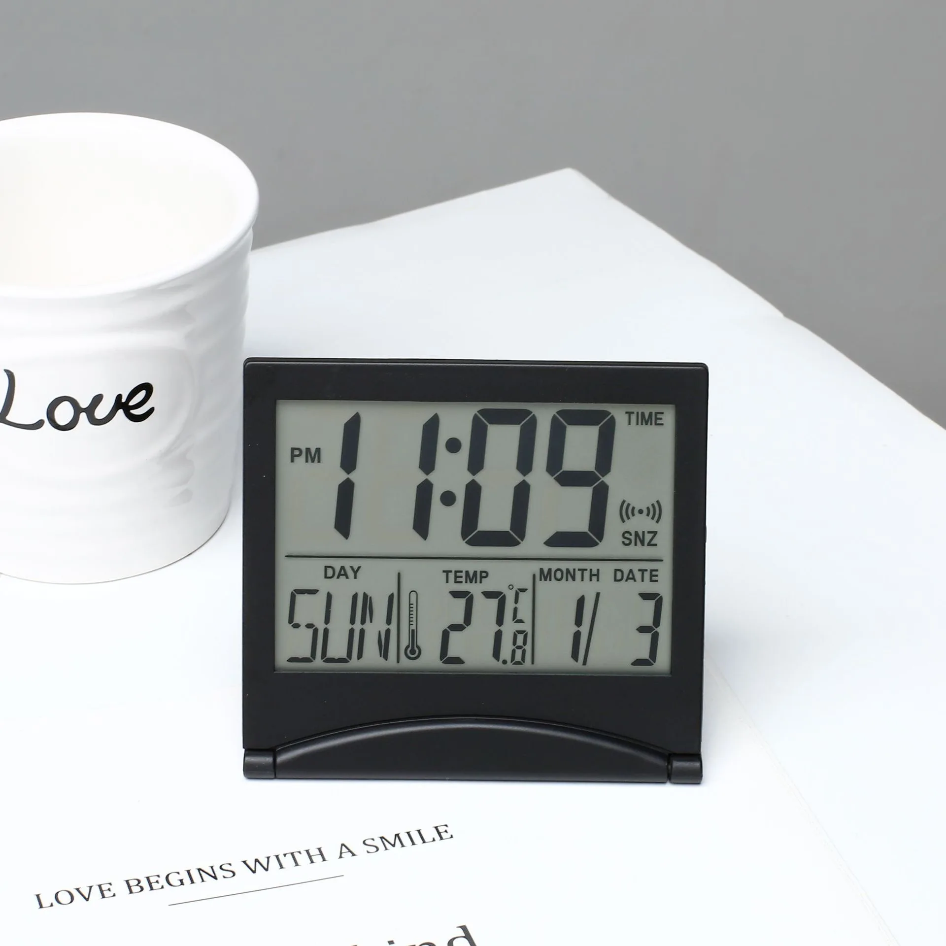 Electronic Desk Clock, Digital Date Temperature Alarm Clock Simple and Convenient Ultra-thin Folding Travel Clock