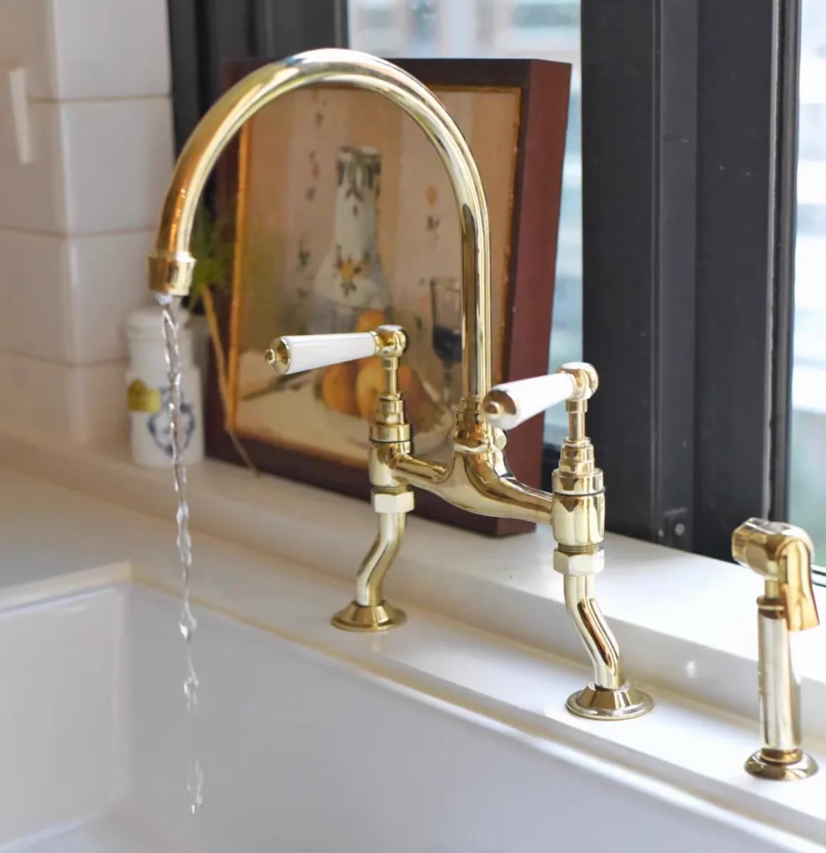 Luxury Bridge Brass Kitchen Tap factory